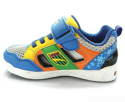 七波輝鞋帽男鞋加盟