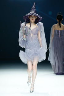 浙江理工大學(xué)服裝學(xué)院畢業(yè)發(fā)布 詮釋時尚多維信息的融合與并置